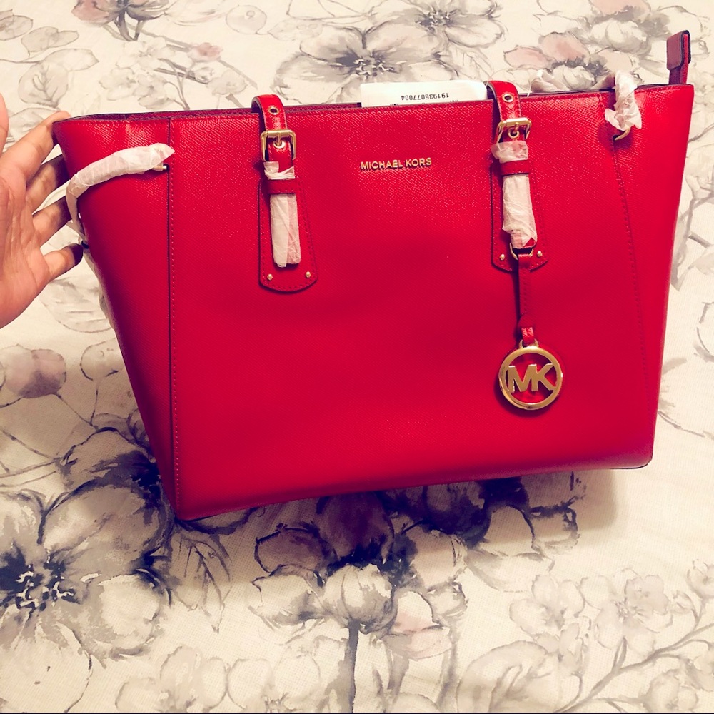 Micheal Kors red tote bag